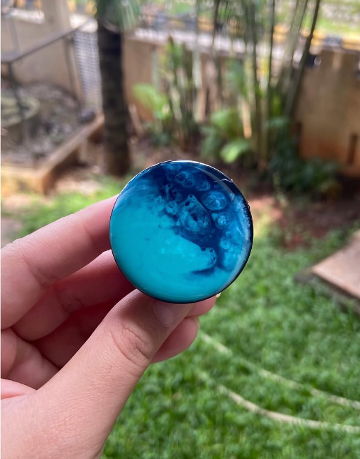 Beach Waves Handmade Resin Phone Grip β handmade product view 5