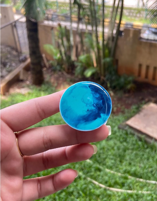 Beach Waves Handmade Resin Phone Grip – handmade product view 2