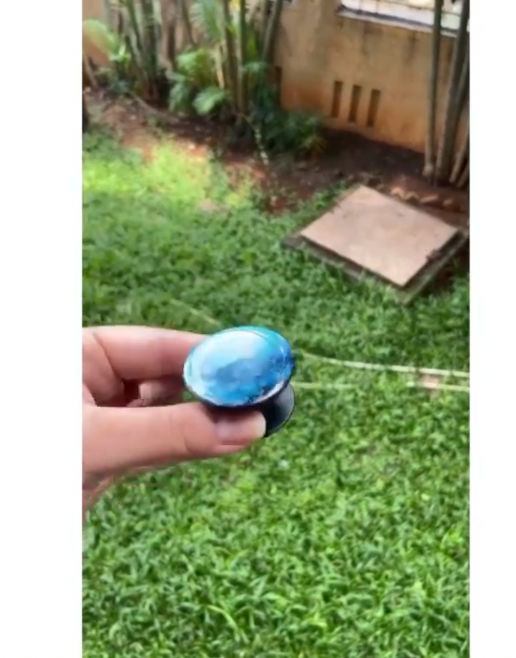 Beach Waves Handmade Resin Phone Grip – handmade product view 4